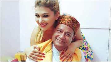 Bigg Boss 12 lovers Jasleen Matharu, Anup Jalota to make starry appearance in a film