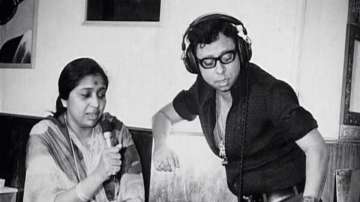 Asha Bhosle shares throwback picture with legendary singer R. D. Burman