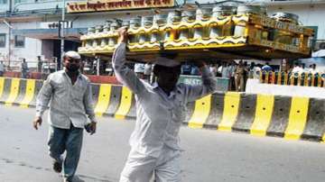 Now, Mumbai Dabbawalas fight fakes in fraternity