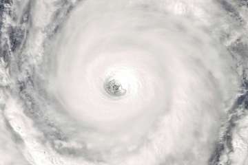 9 dead as typhoon Phanfone slams Philippines