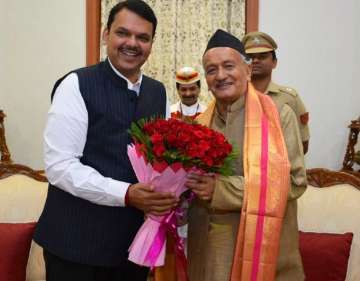 Fadnavis meets Maharashtra governor 