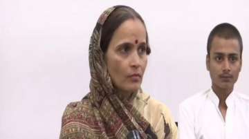 Kamlesh Tiwari's wife not satisfied with murder probe