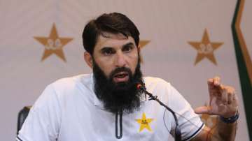 Misbah-ul-Haq proposes a mask for bowlers to ensure they don't use saliva 'instinctively'