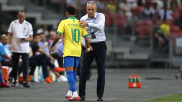 Neymar limps out of Brazil friendly against Nigeria