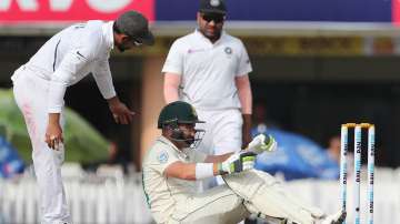 Dean Elgar suffers concussion after Umesh bouncer hits him, out of action for six days