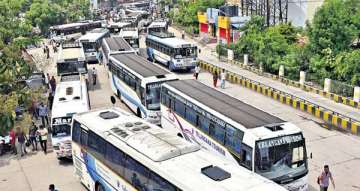 TSRTC Strike: All-party leaders call for Khammam bandh, after driver suicide