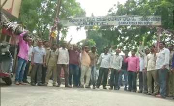 Buses go off in Telangana as TSRTC strike begins