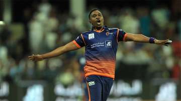 Dwayne Bravo leads Maratha Arabians to maiden T10 title