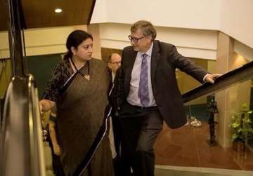 Smriti Irani cracks 'college dropout' joke on her picture with Bill Gates