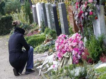 80 headstones vandalised at Jewish cemetery in Denmark | Live Updates