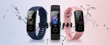 Honor Band 5 offers a coloured AMOLED display.