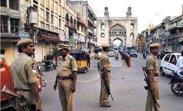 Hyderabad police seals Hussain Sagar to foil march