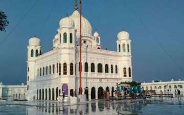 Sea of devotees throng historic Sikh shrine in Punjab