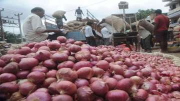 MMTC contracts to import 6,090 tonnes onion to boost supply, cut prices