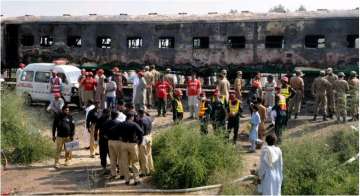 DNA tests planned to identify Pak train fire victims