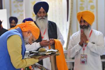 PM Modi also had attended langar at the Gurdaspur Gurudwara along with Punjab CM Captain Amarinder Singh.