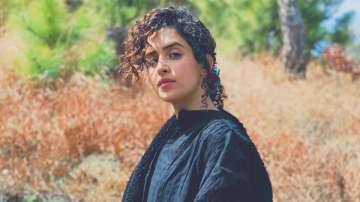 Sanya Malhotra, Pagglait