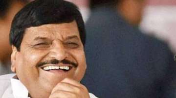 Shivpal again extends olive branch to Akhilesh