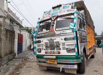 Truck mows down home guard in Bihar