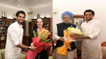 Aaditya Thackeray meets Sonia and Manmohan, invites them for Uddhav's swearing-in