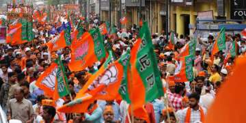 BJP workers attacked with rods, bottles in Kolkata