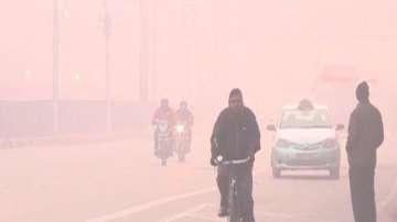 Minimum temperature drops by 1-2 notches in parts of Rajasthan, dense fog affects traffic