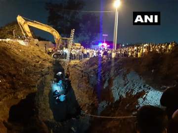 Fire personnel dies after being trapped in Pune drainage hole