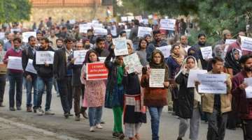 Jamia VC urges students to stay away from rumours
