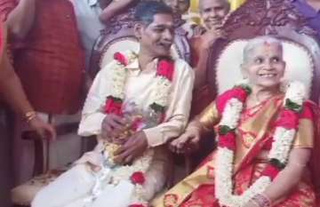 Elderly couple gets married at old age home in Kerala