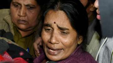 Nirbhaya's mother breaks down in court as no death warrants issued to convicts/File Image