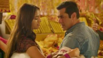 Salman Khan’s romantic andaaz with Saiee Manjrekar in Dabangg 3 song Naina Lade