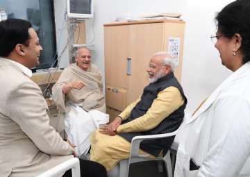 PM Modi meets Arun Shourie at Pune hospital/File Image