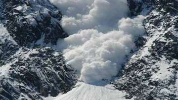  4 jawans of Indian Army missing after avalanche hits North Kashmir