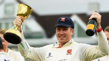 Simon Harmer extends contract with Essex