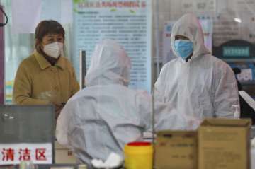 Coronavirus death toll moves into triple figures; 106 dead, over 2,700 infected