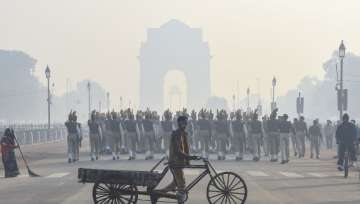 Mercury rises in Delhi, air quality still 'severe'