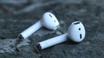 7-year-old kid swallows Chirstmas gift--Apple Airpod 