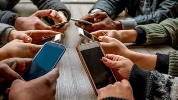 Phone addiction linked to loneliness, may make students anxious about tests: Study
