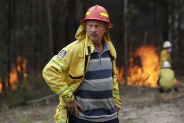 World’s largest volunteer force fights Australia’s wildfires