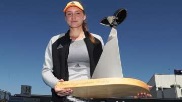 Elena Rybakina clinches second career title in Hobart