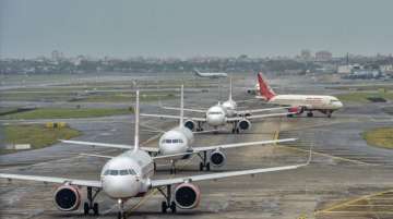 18 flights departing from Delhi airport cancelled due to destinations' bad weather