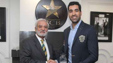 Umar Gul honoured by PCB for 2009 World T20 heroics