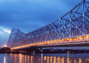 Kolkata Underwater metro train howrah bridge hoogly river latest news kolkata news