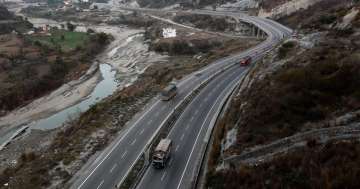 J&K highway reopens for vehicular traffic after remaining closed for 4 days (Representational image)