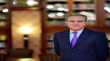 Qureshi to visit Iran, Saudi, US in bid to defuse tensions