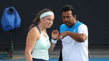 Leander Paes crashes out of Australian Open in second round