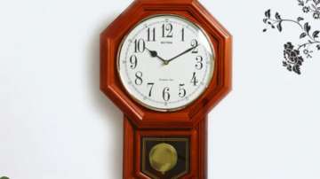 Vastu Tips for home: Hanging pendulum clock brings positive atmosphere 