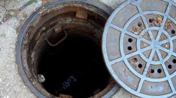 UK detects traces of coronavirus in sewage to provide early warning for local spread