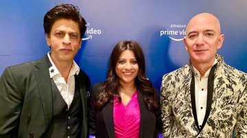 Shah Rukh Khan gives Bollywood touch to meeting with Jeff Bezos