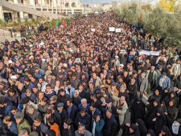 Tehran: Protesters demonstrate over the U.S. airstrike in Iraq that killed Qassem Soleimani